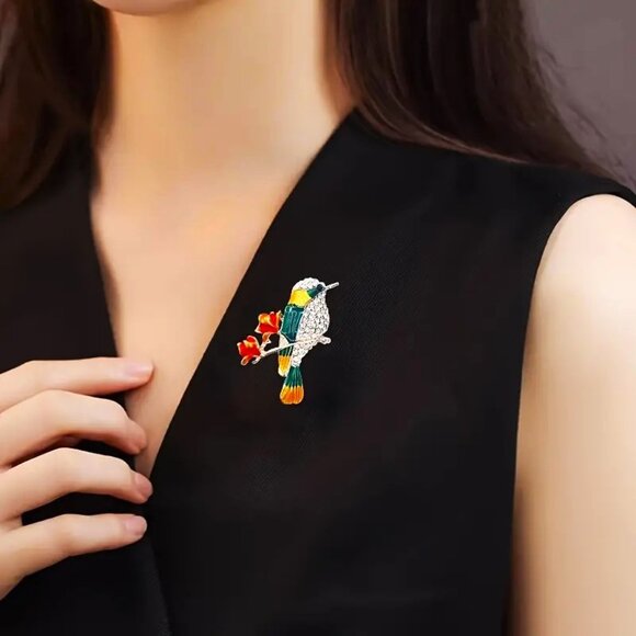 Brooch Hummingbird Rhinestone Trendy Fun Pin Stylish Sparkle Glam Bird Colorful - Picture 2 of 3